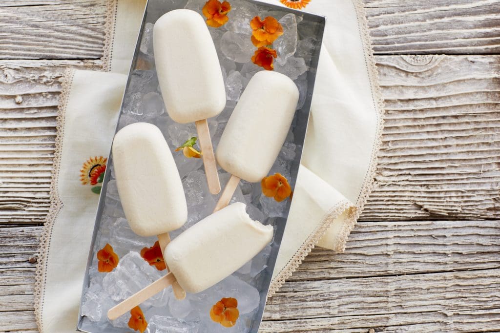 Creamy maple macadamia popsicles
