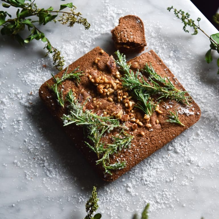 Festive fluffy gingerbread cake