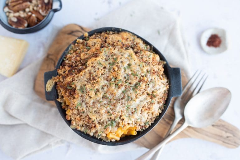 Nuts for Life - Mac and cheese with nut crumble