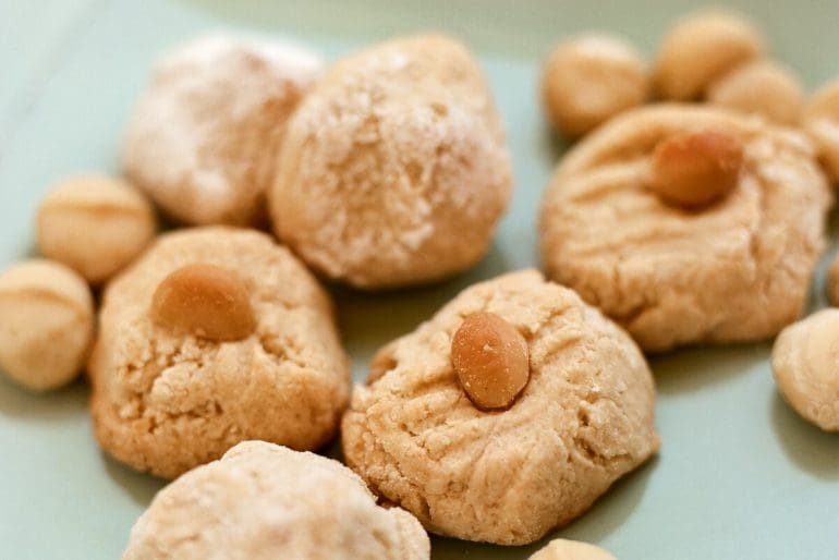 Macadamia shortbread